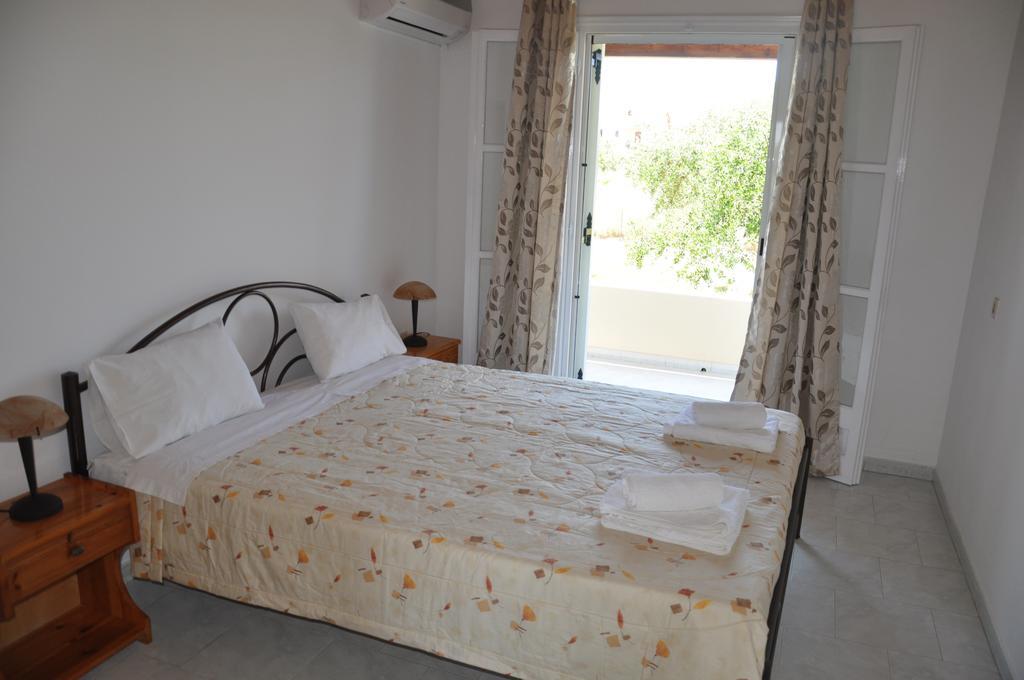 Liberty'S Studios Almiros Beach Room photo