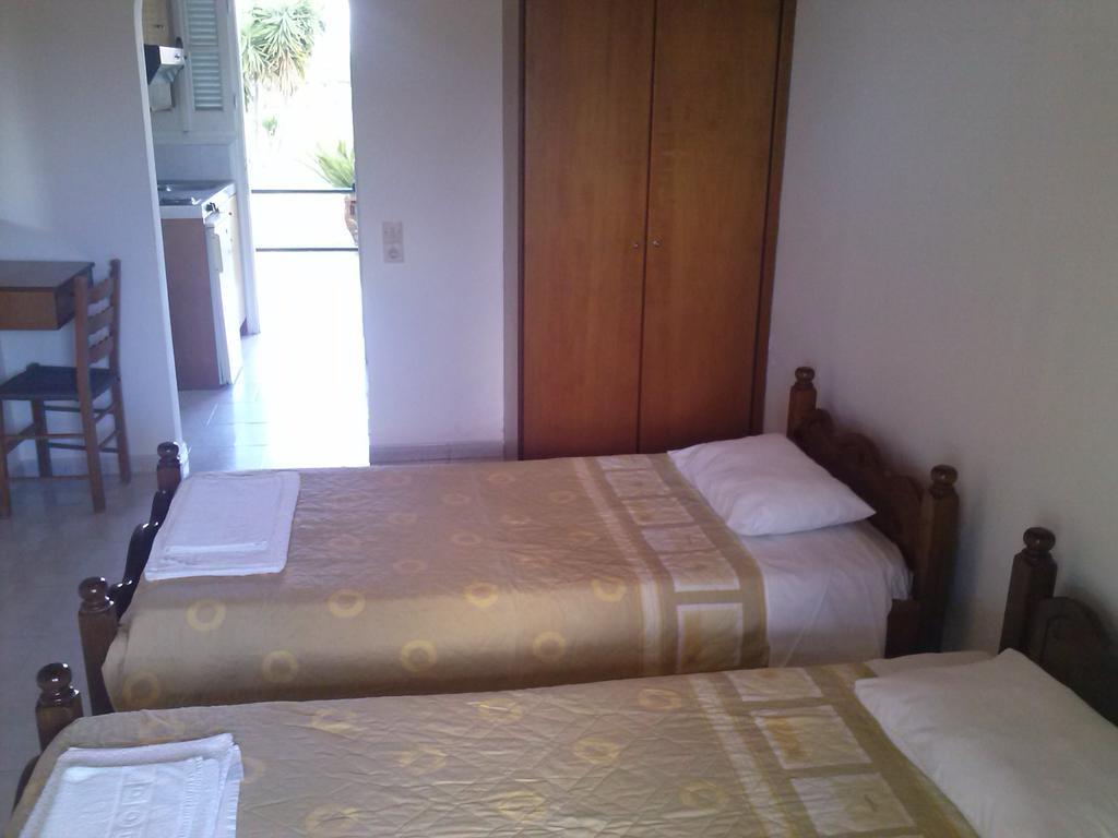 Liberty'S Studios Almiros Beach Room photo