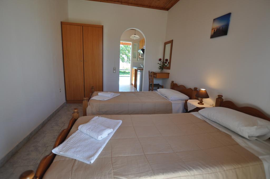 Liberty'S Studios Almiros Beach Exterior photo